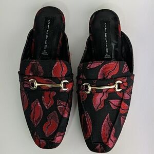 Steven By Steve Madden Rilee-E Black Slides W/Lips